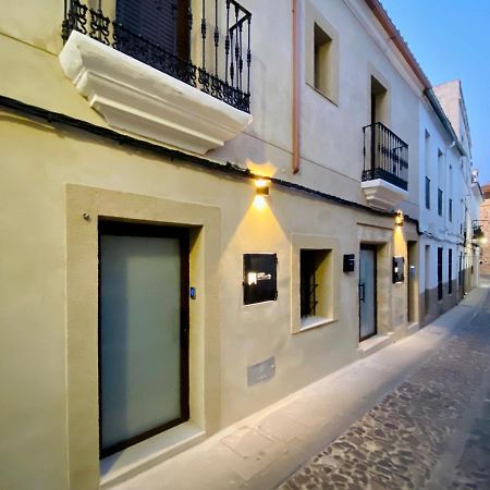 Caceres Central Suites Torre De Bujaco Cáceres Exterior photo